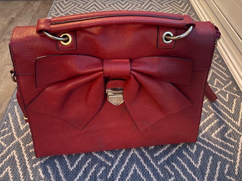 Red handbag with bow - red,