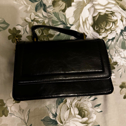 Black faux leather flap - black,
